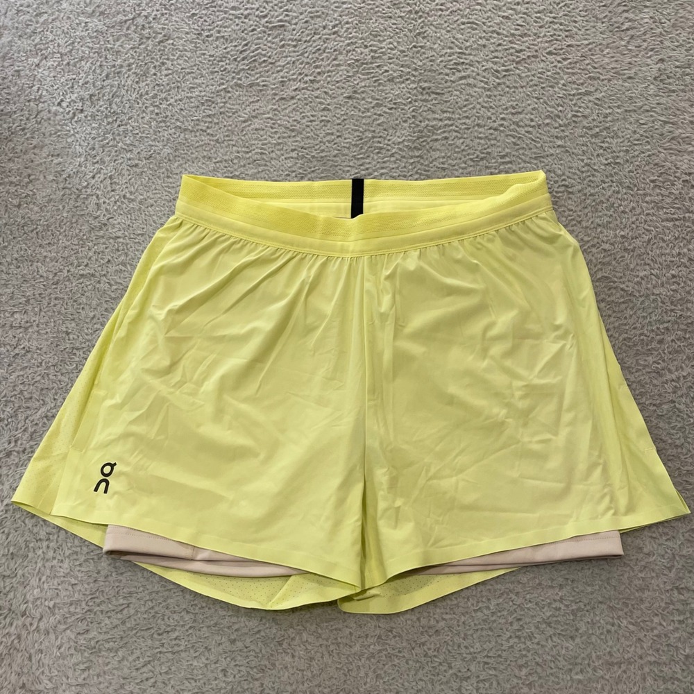 On Running Run On Clouds 3" Performance 2/1 Shorts Womens Medium Yellow